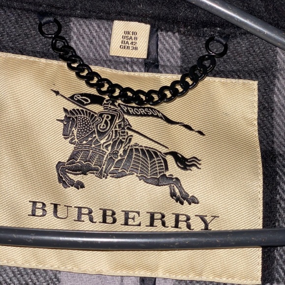 Authentic Burberry Trench Coat - Picture 5 of 5